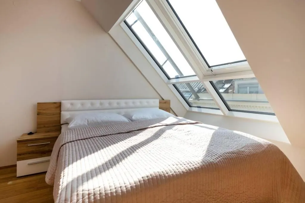 Grosses Penthouse #12 Mit Terrasse Und Aussicht Apartment Vienna 0*,