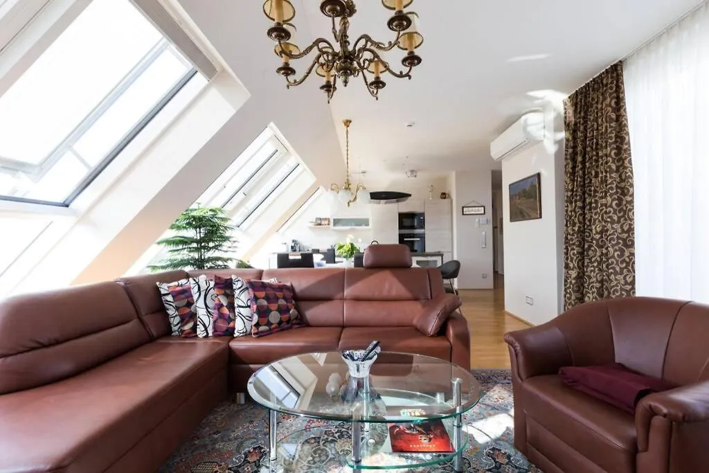 Grosses Penthouse #12 Mit Terrasse Und Aussicht Apartment Vienna Austria